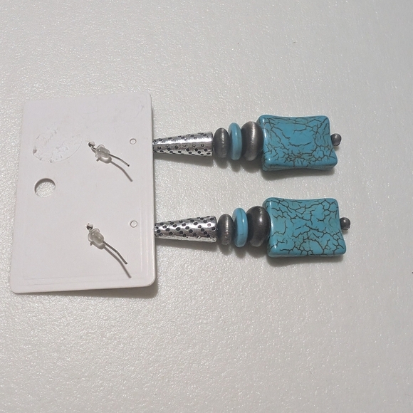 🛍️4 For $15🛍️ Vintage Turquoise Dangle Earrings with Textured Accents - Picture 11 of 12